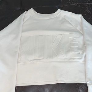 NIKE cropped pull over